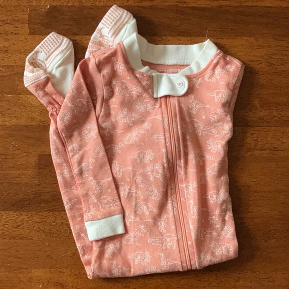 Burt’s Bees Footy Pajamas Bundle, 6-18 Months - Picture 3 of 5